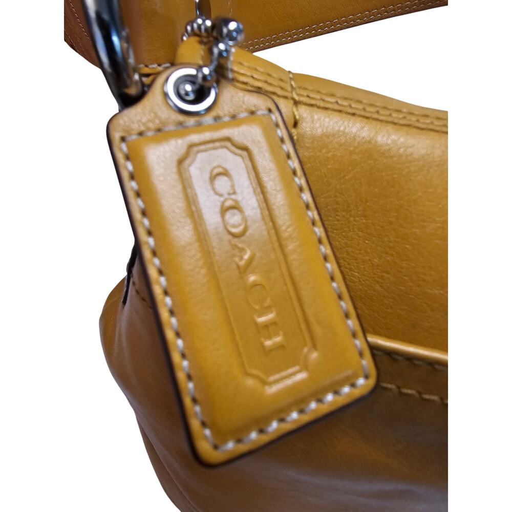 COACH Leather Soho Shoulder Flap bag - Picture 4 of 14